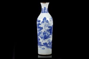 A Chinese blue and white sleeve vase from the Transitional Period