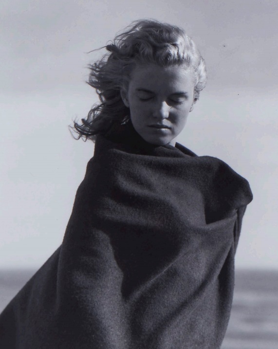 Andre De Dienes (1913-1985) Marilyn Monroe, 1946 Gelatin silver print with photographer’s stamp verso, 32 x 26.2cm (12 ¹/₂ x 10 ¹/₄in)